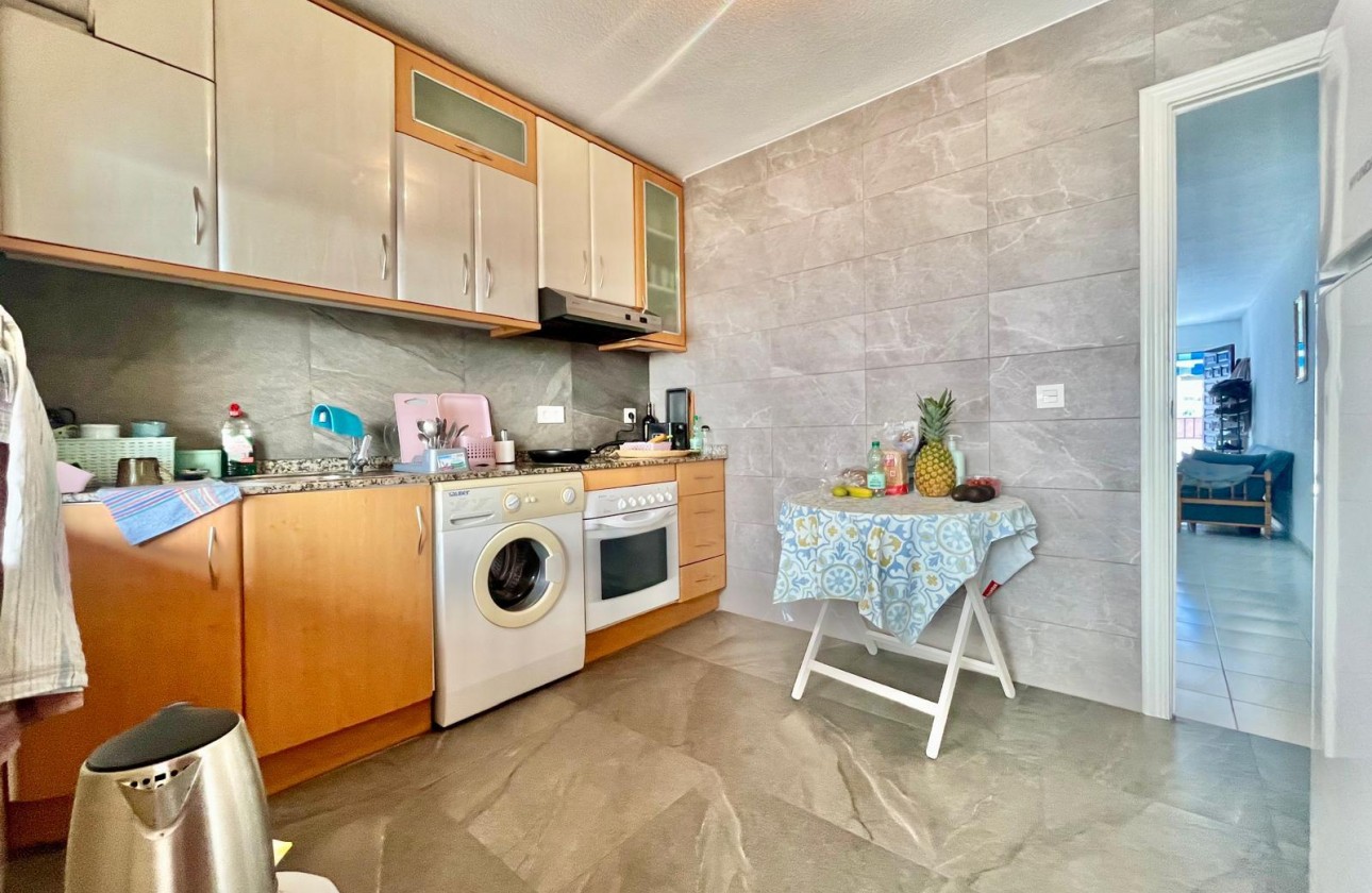 Resale - Apartment / flat - Torrevieja - Playa de los Locos