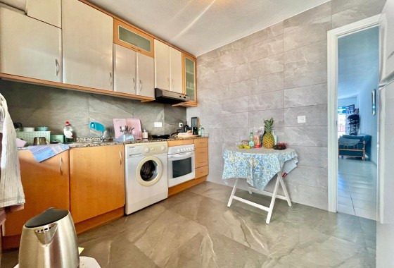Resale - Apartment / flat - Torrevieja - Playa de los Locos