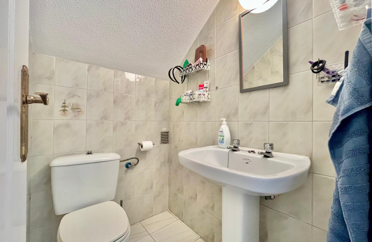 Resale - Apartment / flat - Torrevieja - Playa de los Locos