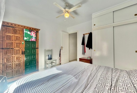 Resale - Apartment / flat - Torrevieja - Playa de los Locos