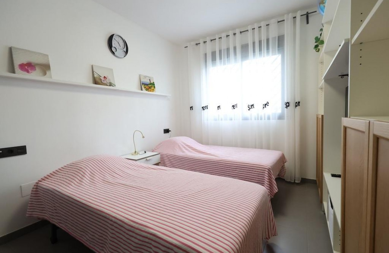 Resale - Bungalow - Orihuela Costa - Costa Blanca