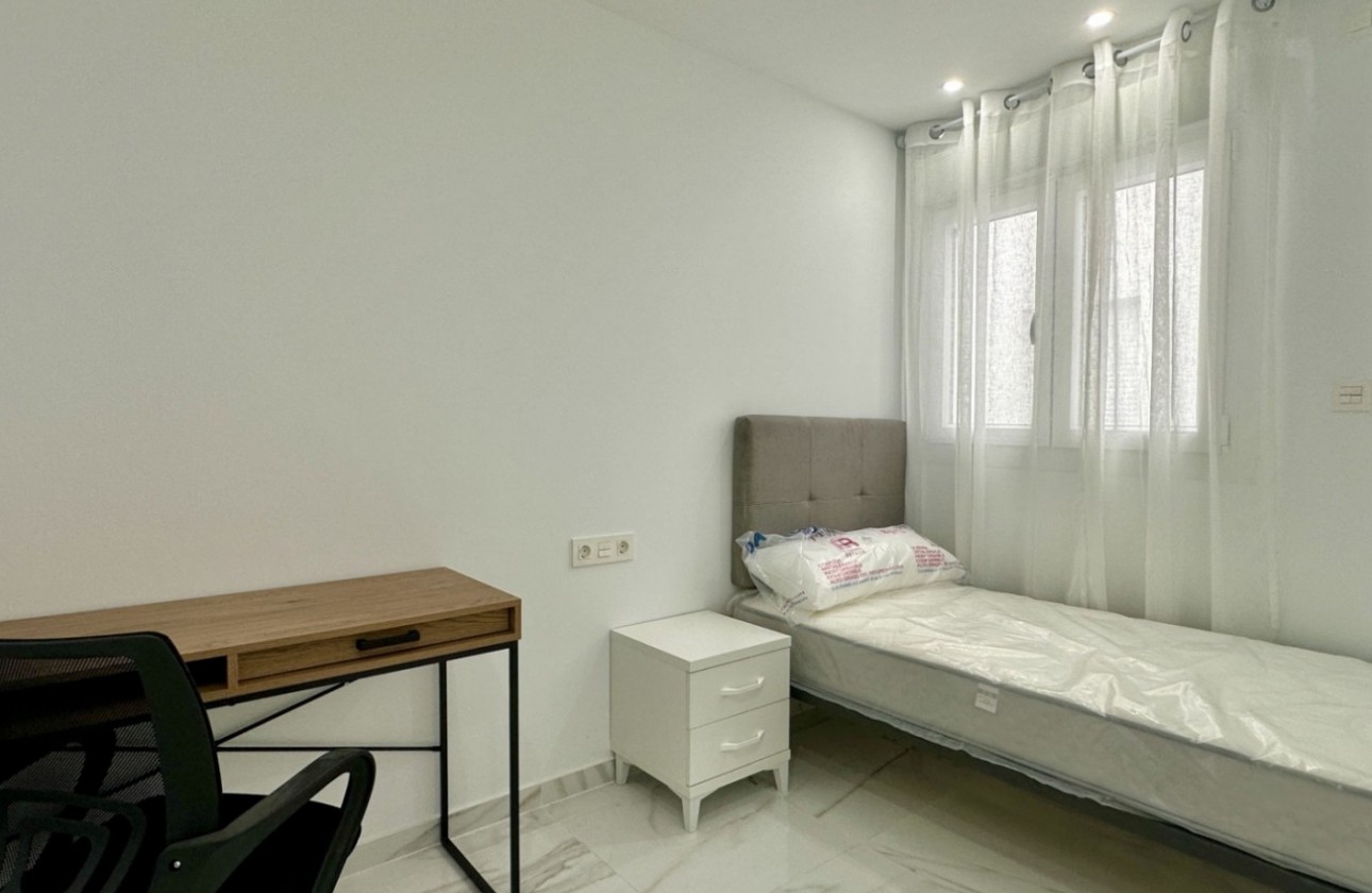 Resale - Apartment / flat - Torrevieja - Costa Blanca