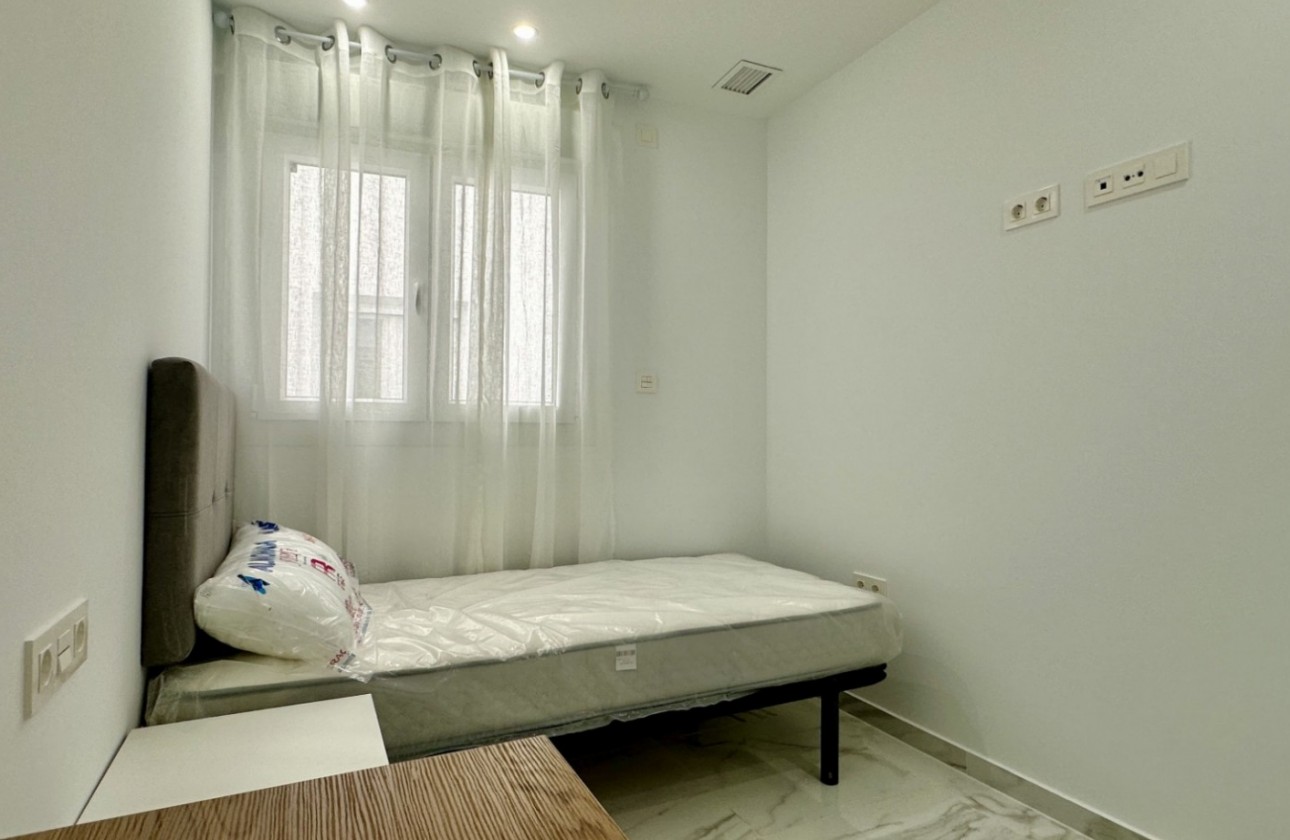 Resale - Apartment / flat - Torrevieja - Costa Blanca