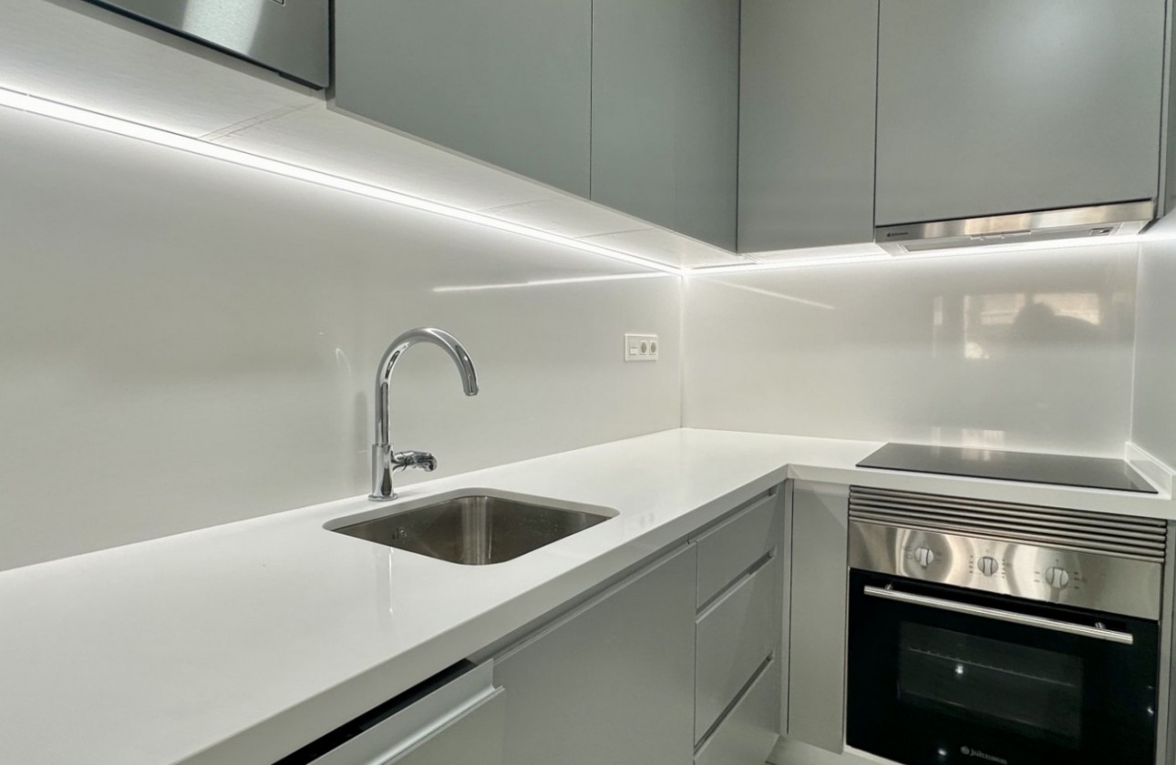 Resale - Apartment / flat - Torrevieja - Costa Blanca