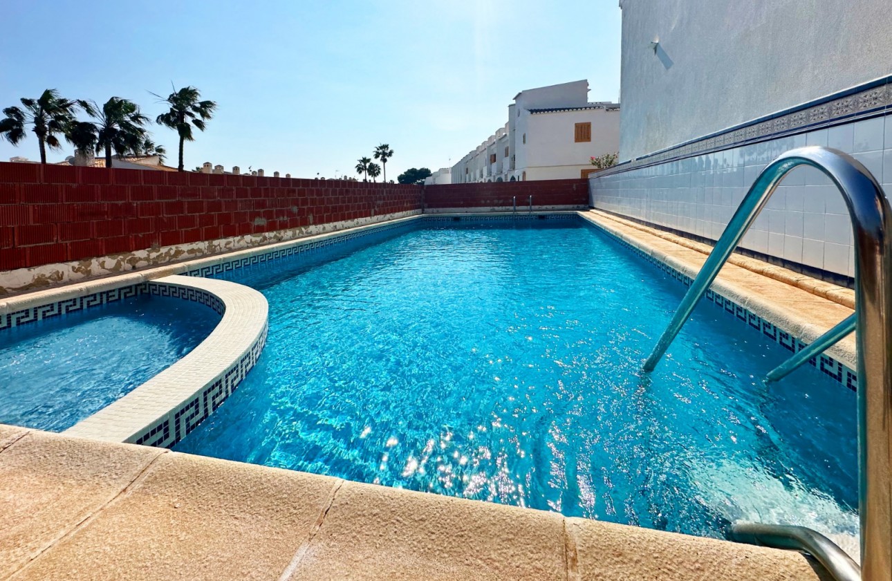 Revente - Villa - Orihuela Costa - Costa Blanca