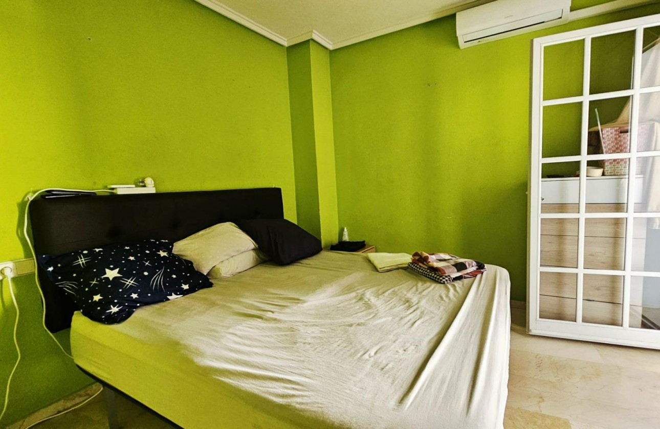 Resale - Apartment / flat - Torrevieja - Playa de los Locos