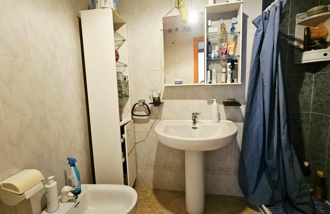 Resale - Apartment / flat - Torrevieja - Playa de los Locos