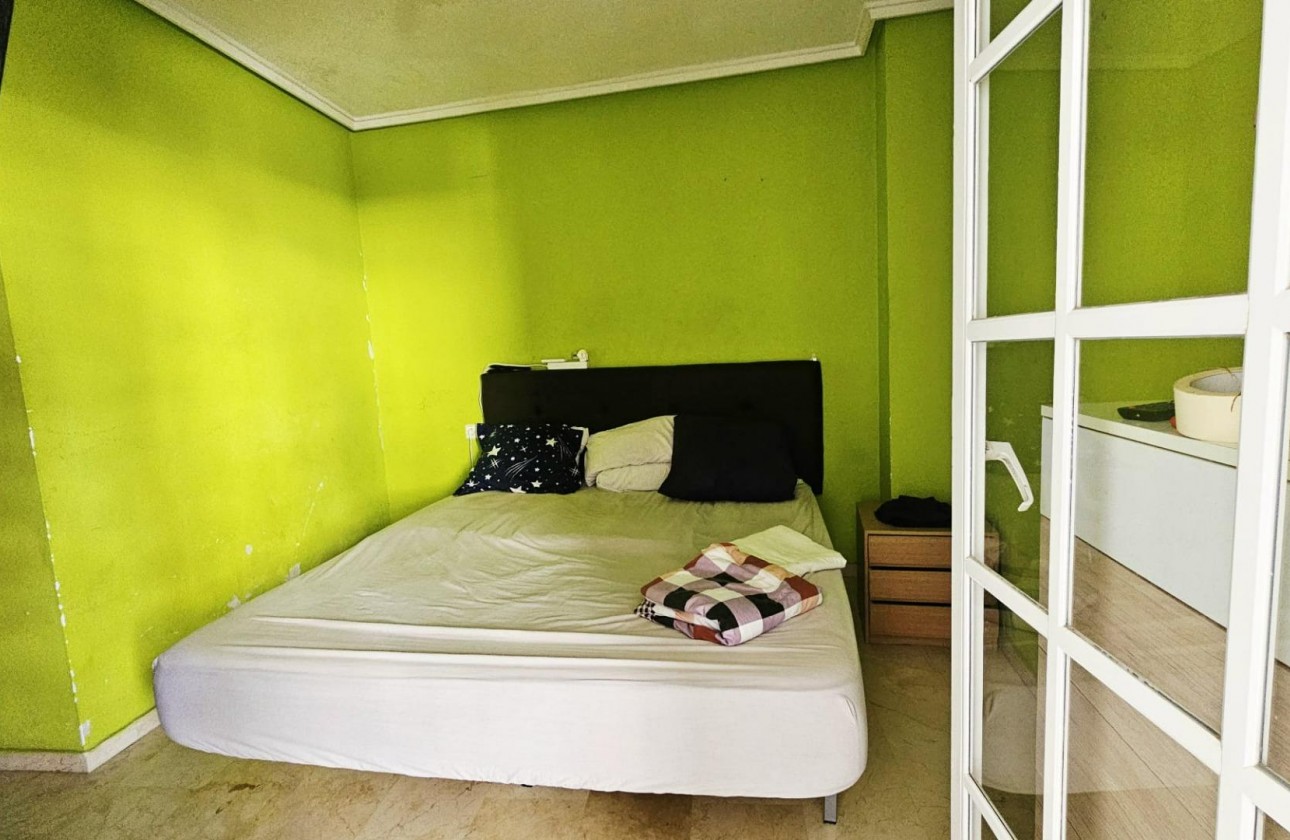 Resale - Apartment / flat - Torrevieja - Playa de los Locos