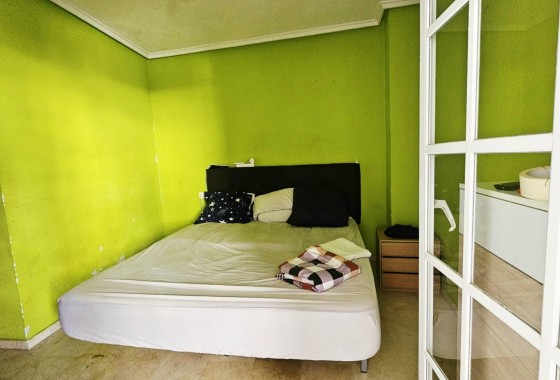 Resale - Apartment / flat - Torrevieja - Playa de los Locos