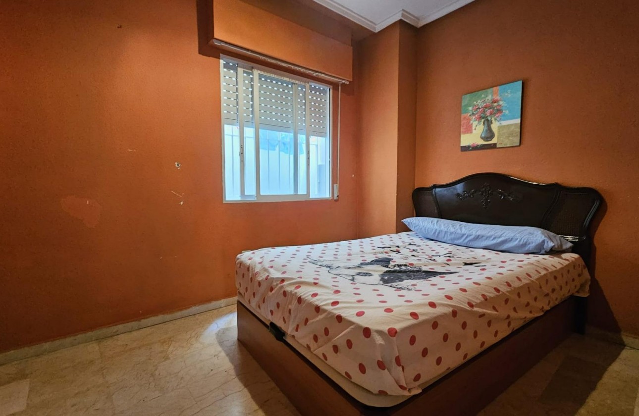 Resale - Apartment / flat - Torrevieja - Playa de los Locos