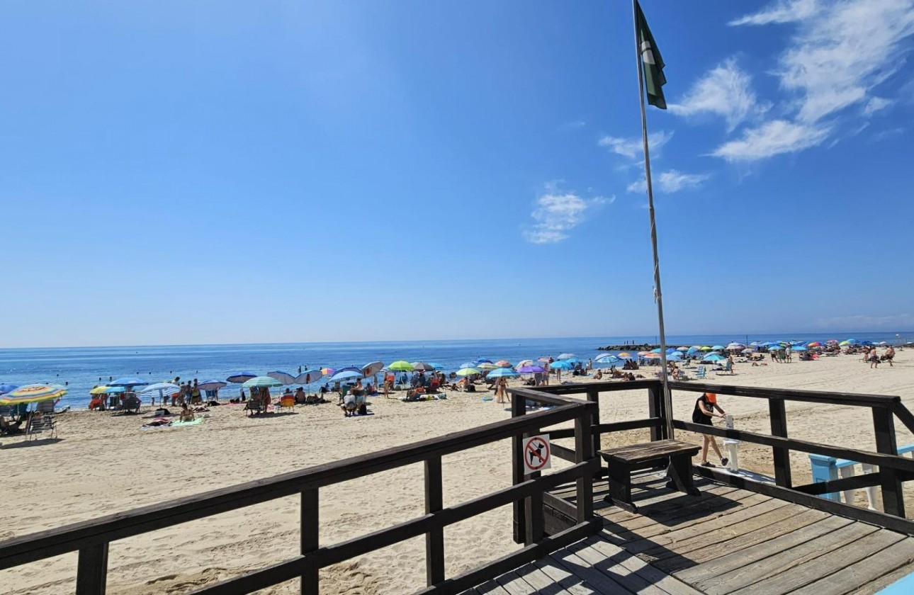 Resale - Apartment / flat - Torrevieja - Playa de los Locos