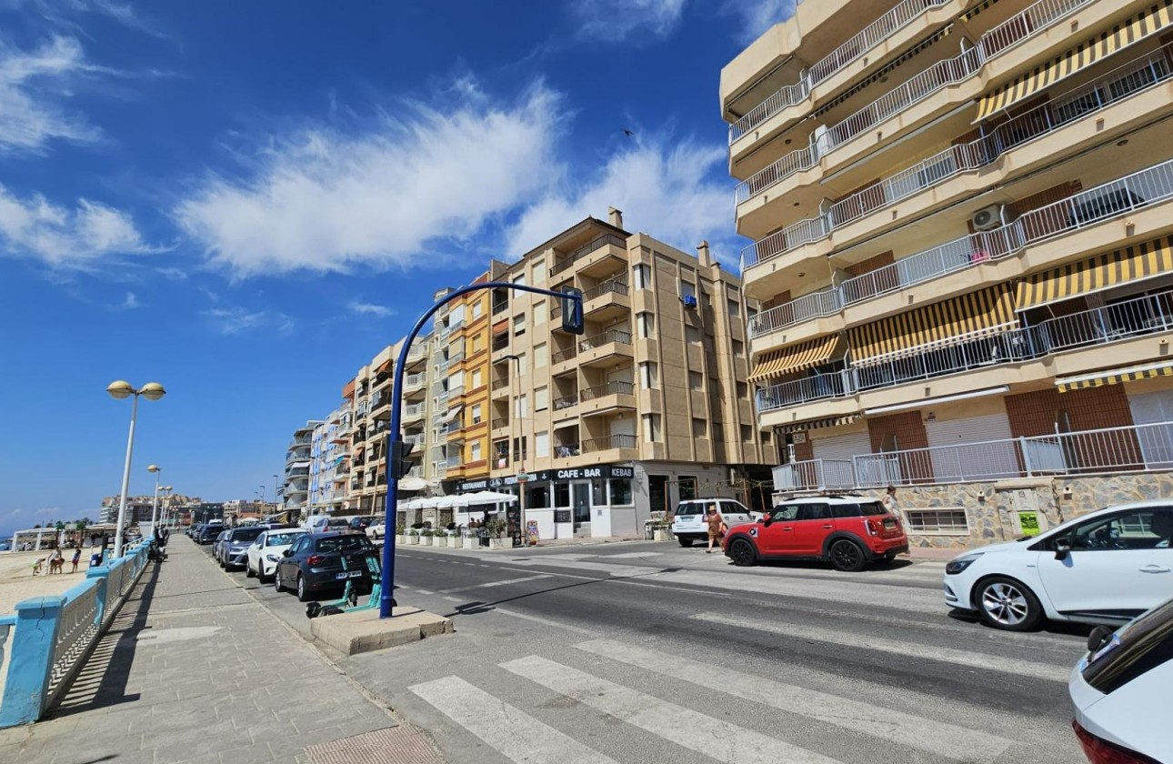 Resale - Apartment / flat - Torrevieja - Playa de los Locos