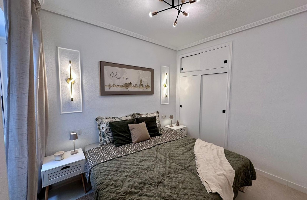 Resale - Apartment / flat - Torrevieja - Estacion de autobuses