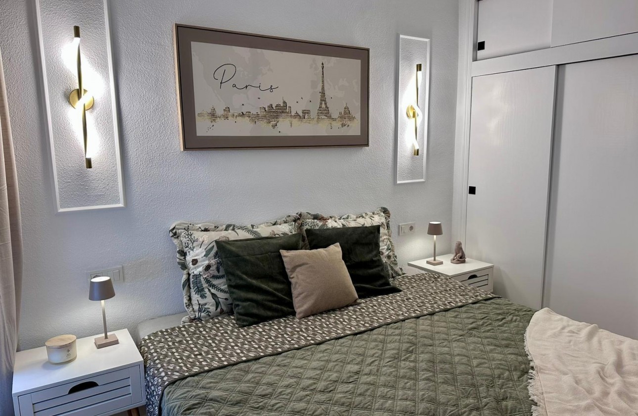 Resale - Apartment / flat - Torrevieja - Estacion de autobuses