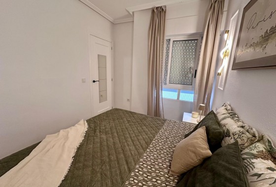 Resale - Apartment / flat - Torrevieja - Estacion de autobuses