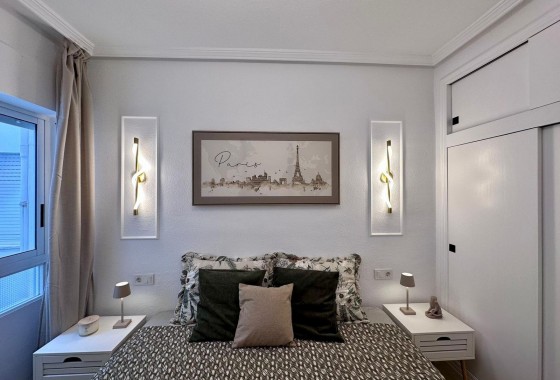 Resale - Apartment / flat - Torrevieja - Estacion de autobuses