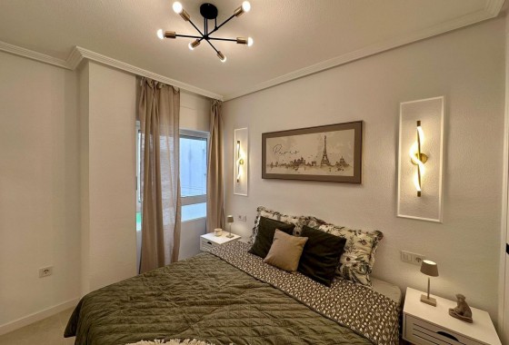 Resale - Apartment / flat - Torrevieja - Estacion de autobuses