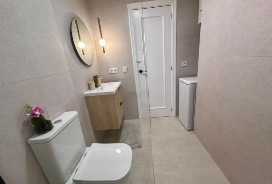 Resale - Apartment / flat - Torrevieja - Estacion de autobuses