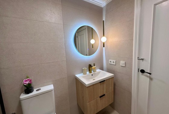 Resale - Apartment / flat - Torrevieja - Estacion de autobuses