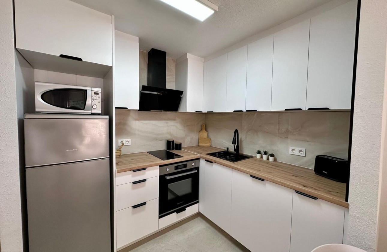 Resale - Apartment / flat - Torrevieja - Estacion de autobuses