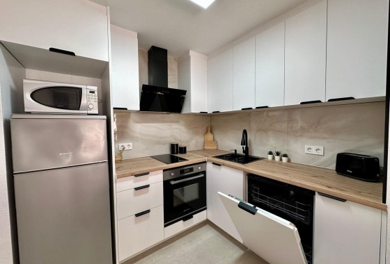 Resale - Apartment / flat - Torrevieja - Estacion de autobuses