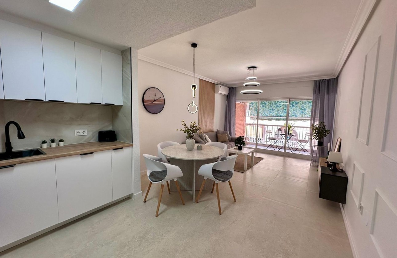 Resale - Apartment / flat - Torrevieja - Estacion de autobuses