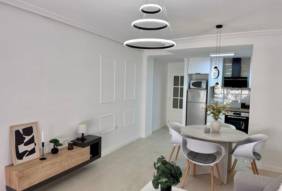 Resale - Apartment / flat - Torrevieja - Estacion de autobuses