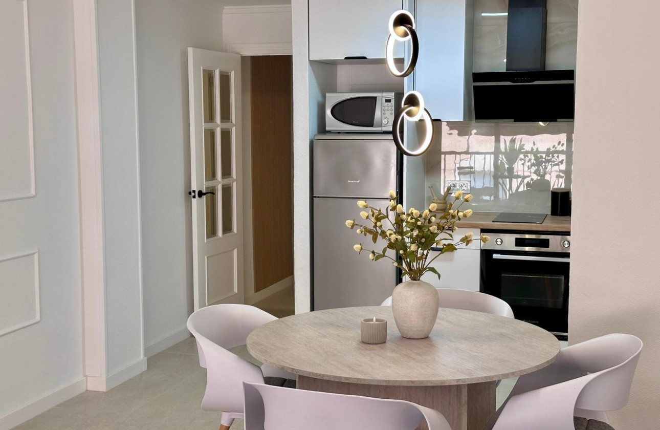 Resale - Apartment / flat - Torrevieja - Estacion de autobuses