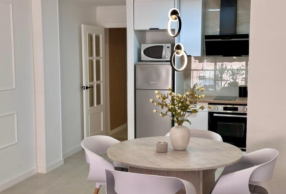 Resale - Apartment / flat - Torrevieja - Estacion de autobuses