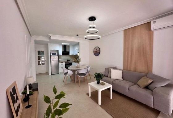Resale - Apartment / flat - Torrevieja - Estacion de autobuses