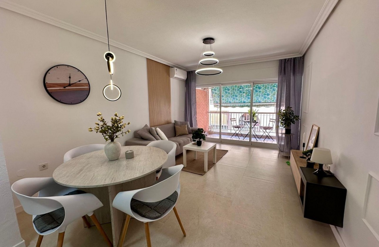 Resale - Apartment / flat - Torrevieja - Estacion de autobuses
