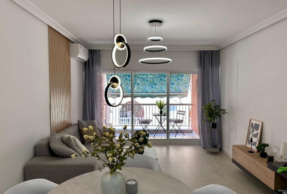 Resale - Apartment / flat - Torrevieja - Estacion de autobuses