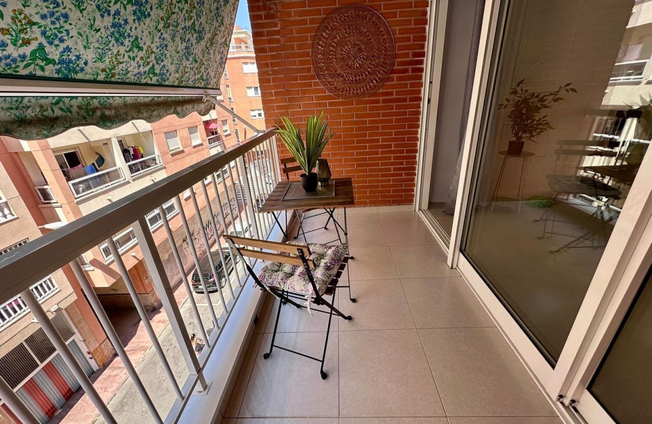 Resale - Apartment / flat - Torrevieja - Estacion de autobuses