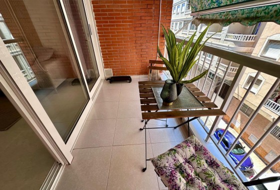 Resale - Apartment / flat - Torrevieja - Estacion de autobuses