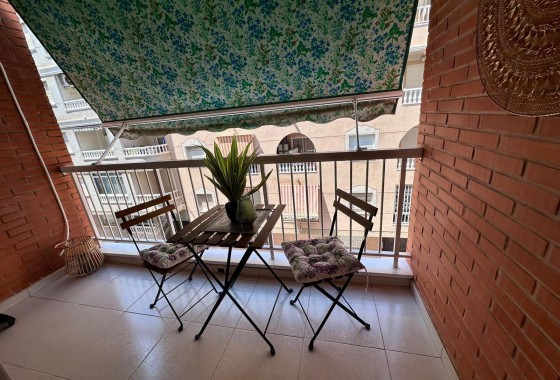 Resale - Apartment / flat - Torrevieja - Estacion de autobuses