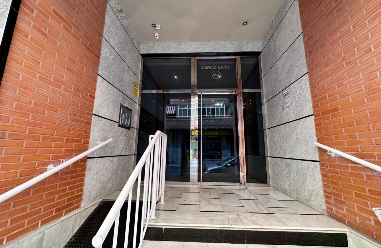 Resale - Apartment / flat - Torrevieja - Estacion de autobuses