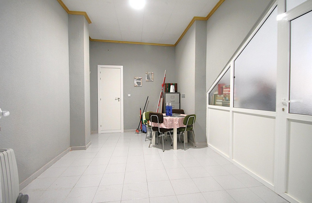 Reventa - Comercial - Torrevieja - Las Piscinas Naturales