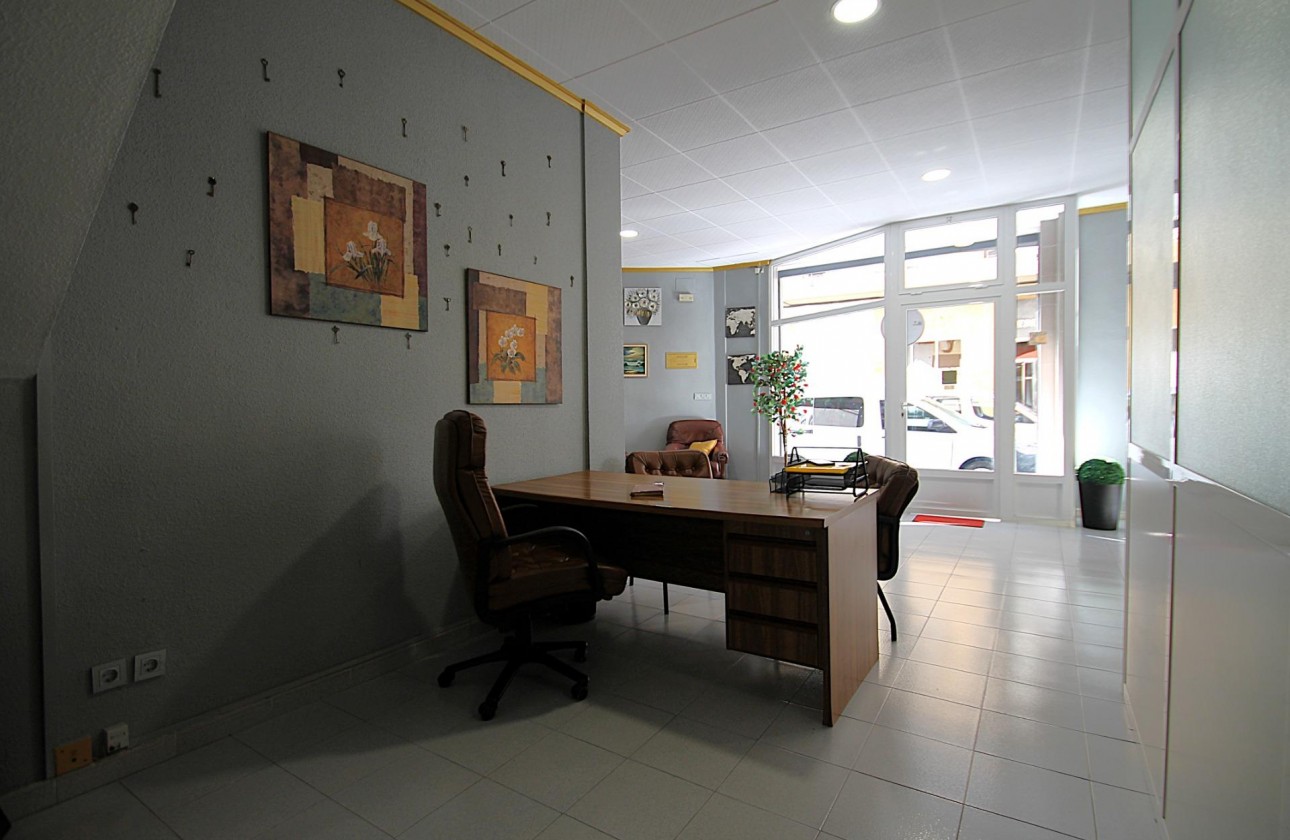 Reventa - Comercial - Torrevieja - Las Piscinas Naturales