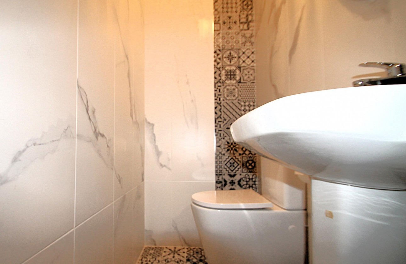 Reventa - Comercial - Torrevieja - Las Piscinas Naturales