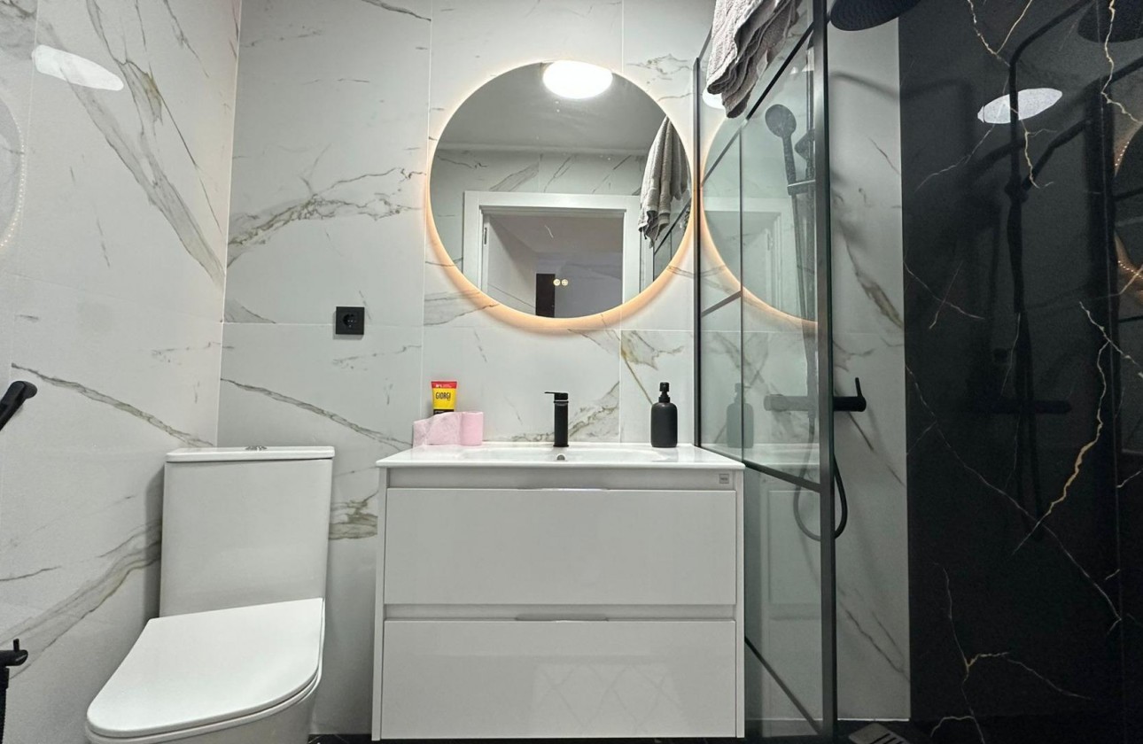 Resale - Apartment / flat - Torrevieja - torrevieja