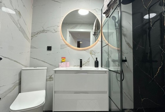 Resale - Apartment / flat - Torrevieja - torrevieja