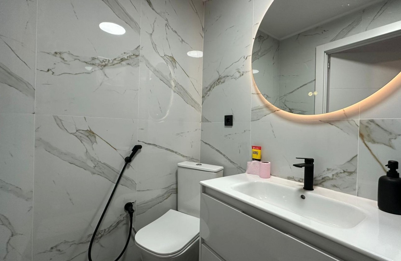 Resale - Apartment / flat - Torrevieja - torrevieja