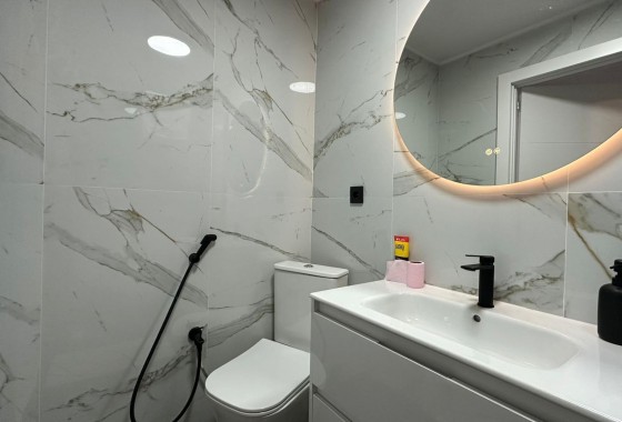 Resale - Apartment / flat - Torrevieja - torrevieja