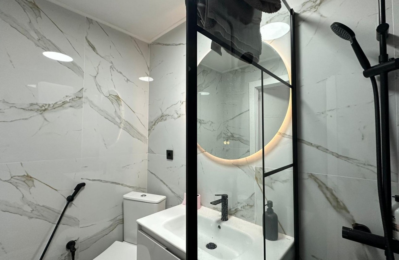 Resale - Apartment / flat - Torrevieja - torrevieja