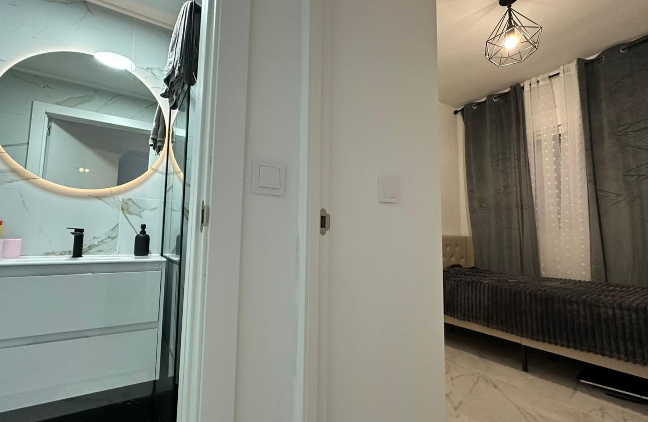 Resale - Apartment / flat - Torrevieja - torrevieja
