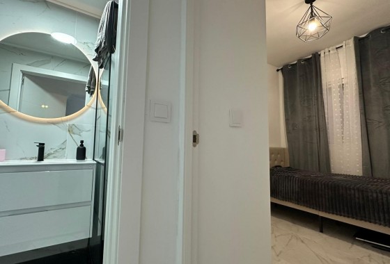 Resale - Apartment / flat - Torrevieja - torrevieja