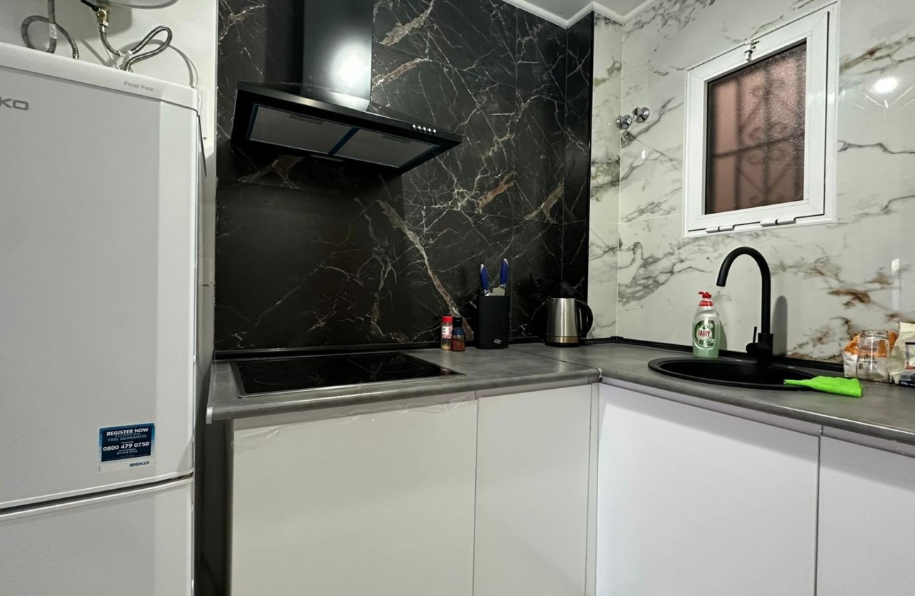 Resale - Apartment / flat - Torrevieja - torrevieja