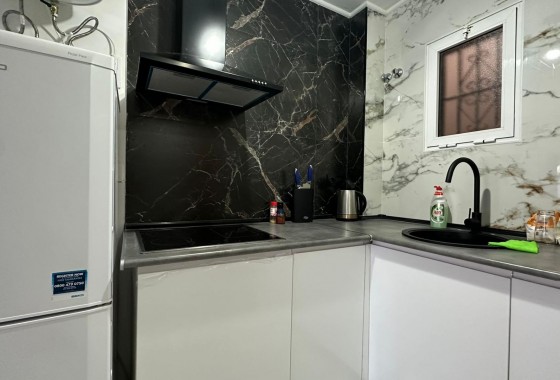 Resale - Apartment / flat - Torrevieja - torrevieja