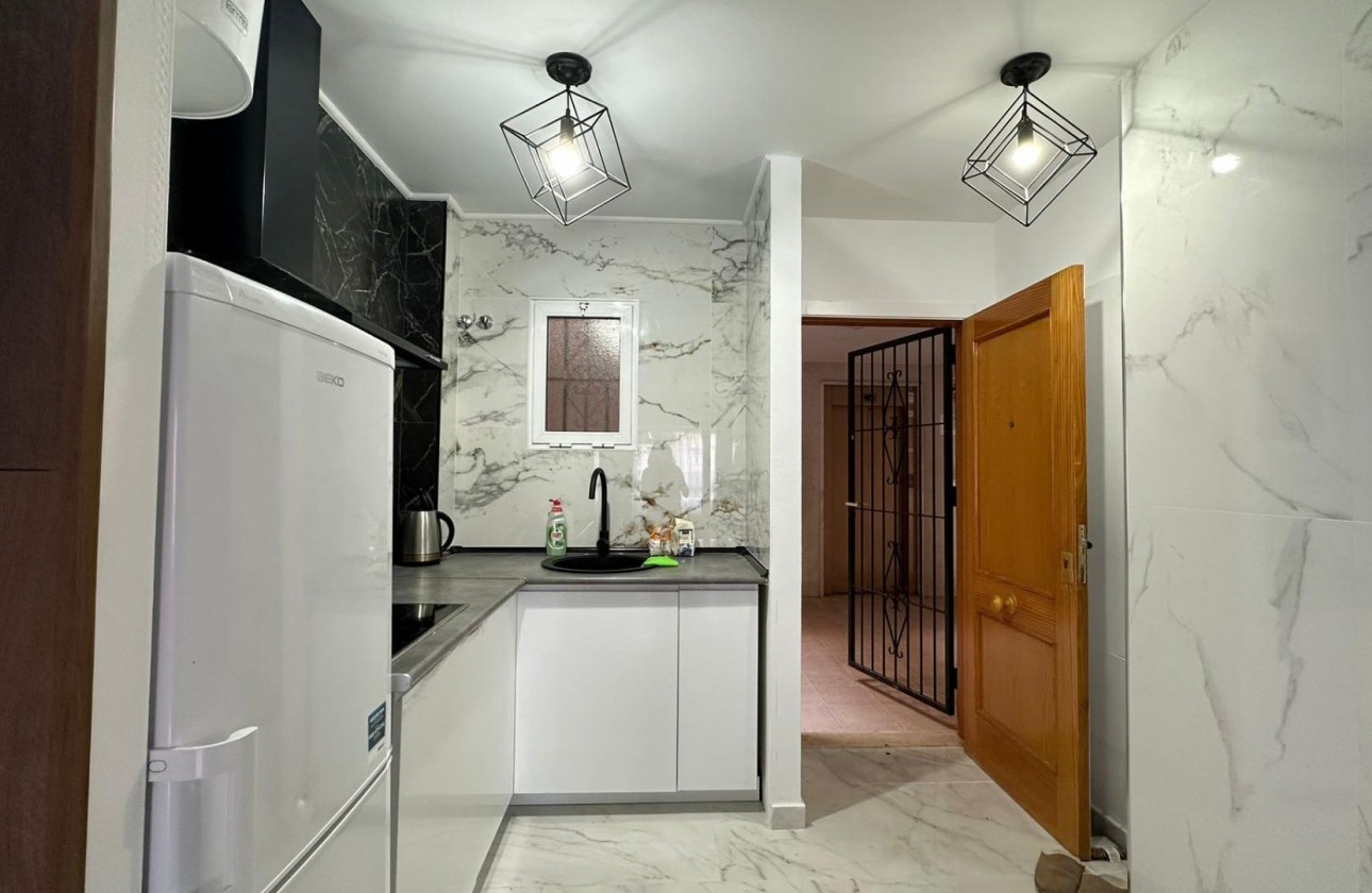 Resale - Apartment / flat - Torrevieja - torrevieja