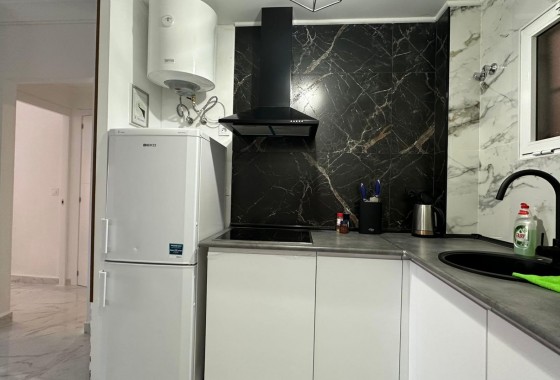 Resale - Apartment / flat - Torrevieja - torrevieja